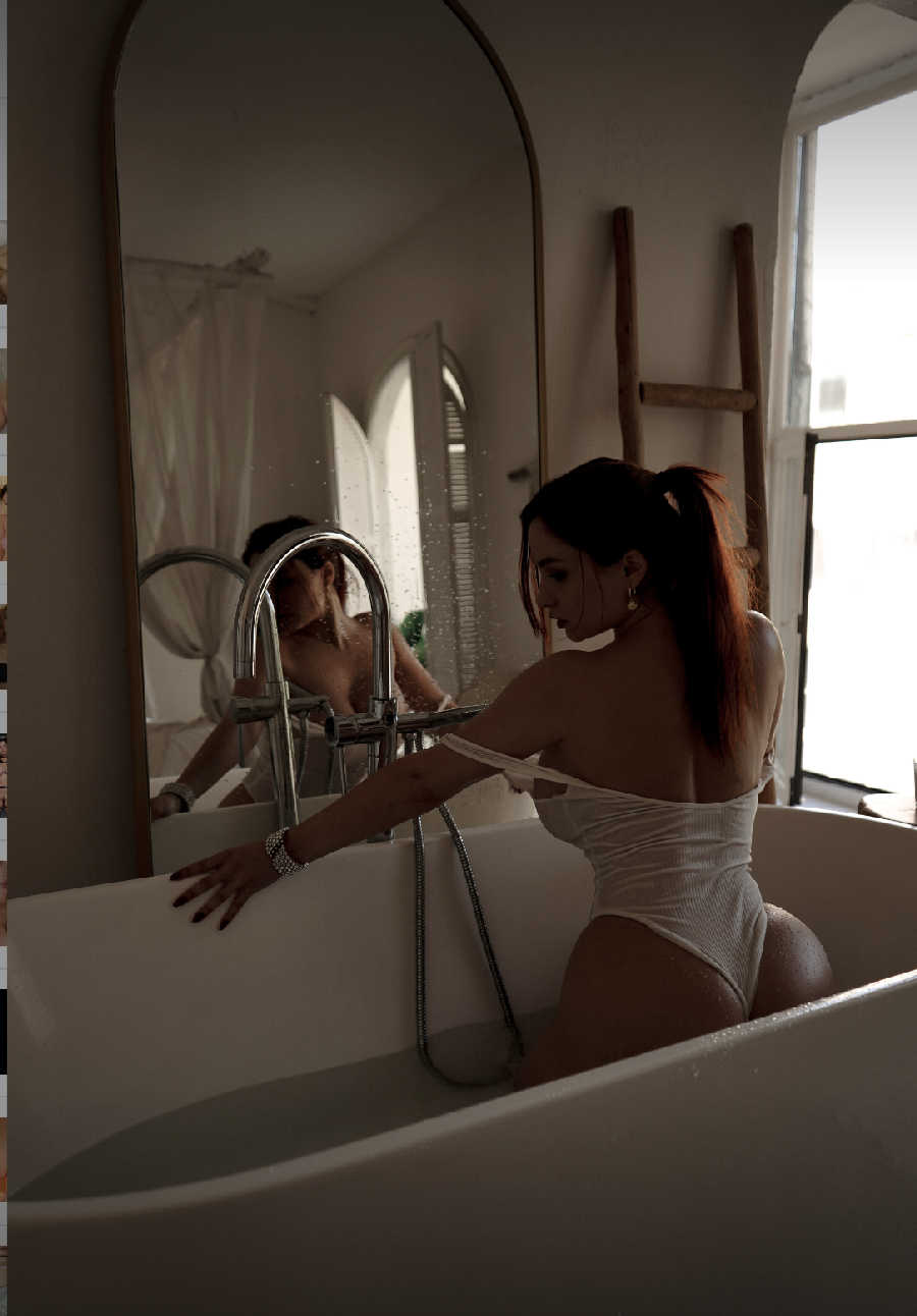 A playful frame from Miranda Faith nude — online in Changchun