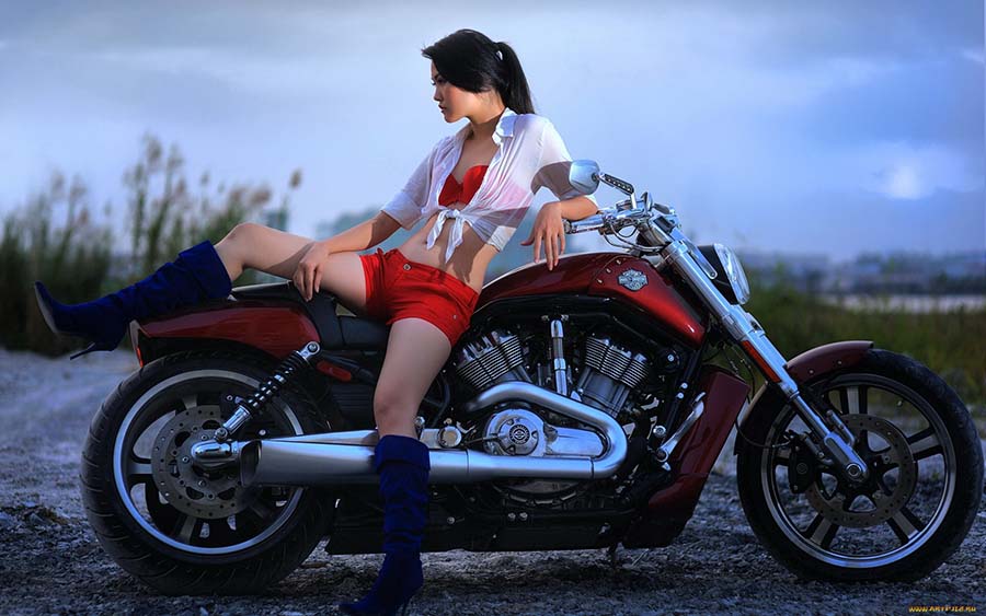 Beautiful girls and motorcycles in Changchun
