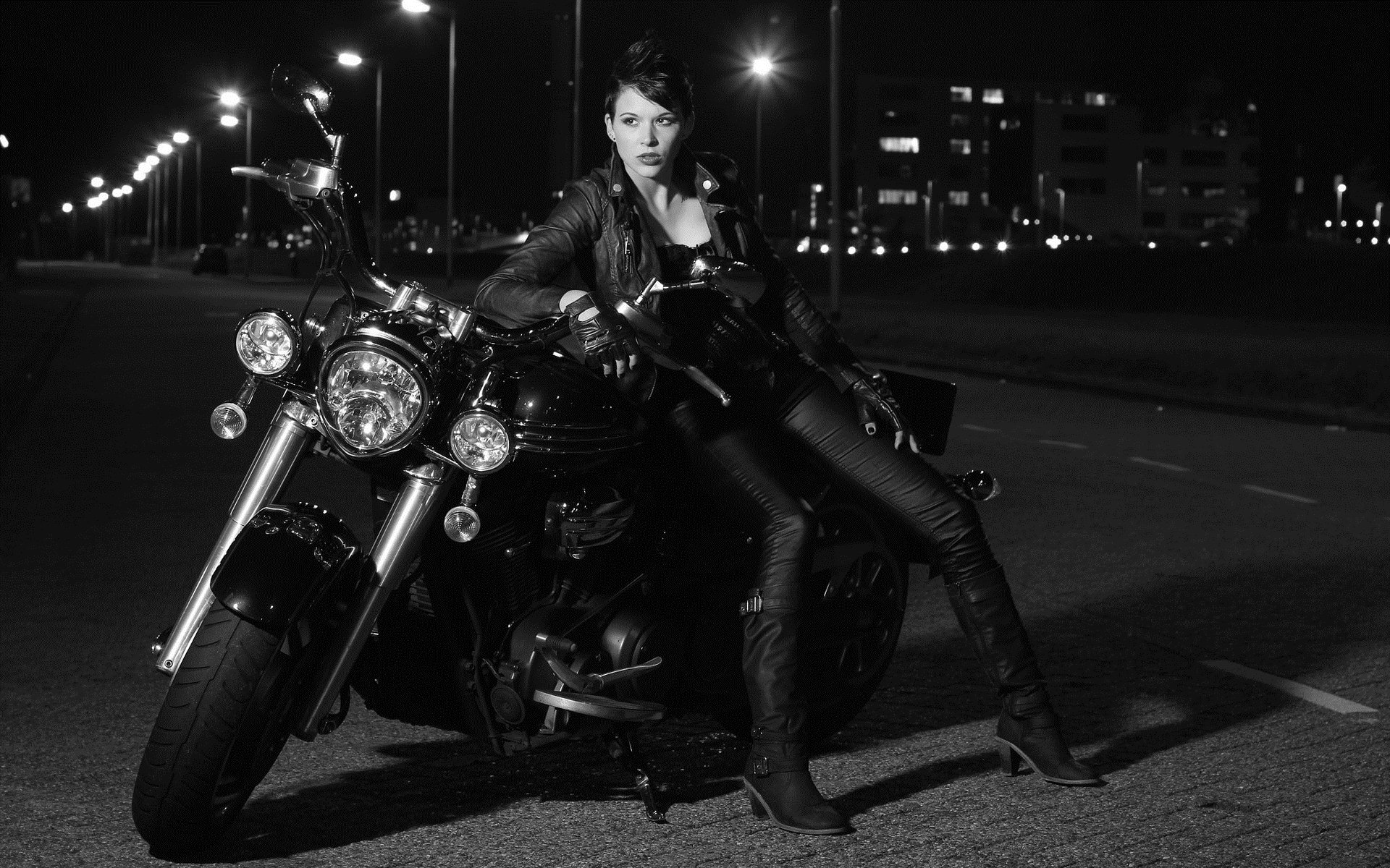 Photo Beautiful girls and motorcycles in Changchun
