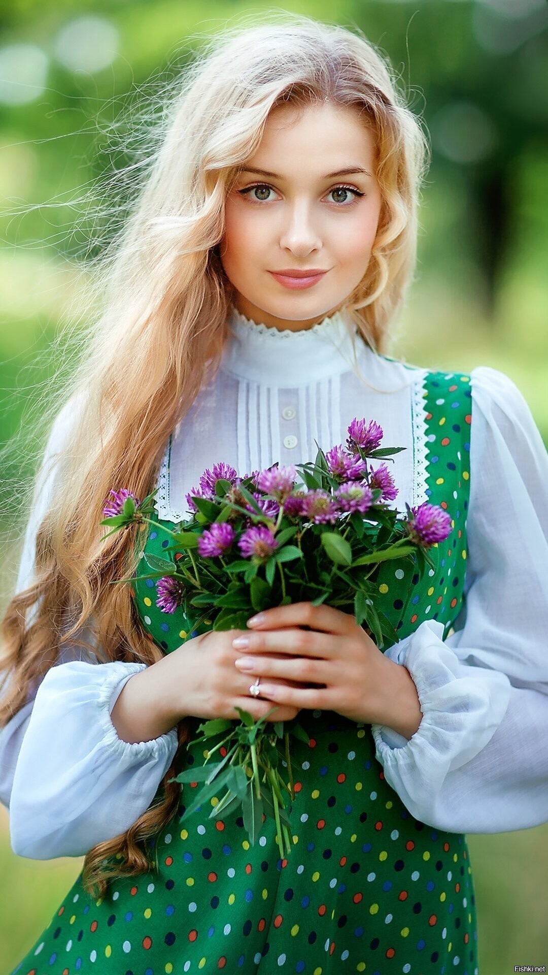 Girls in Slavic costumes in Changchun
